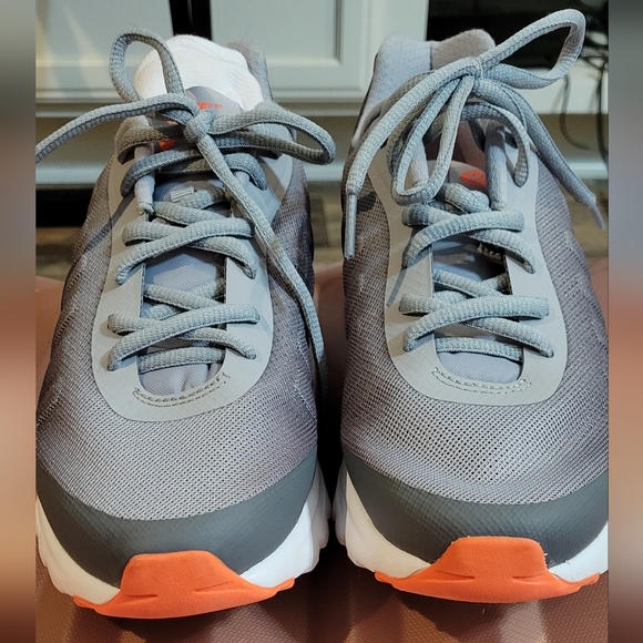 Nike Womens Air Max Invigor 749862-080 Gray Mango Running Shoes Size 9.5 - Picture 2 of 8